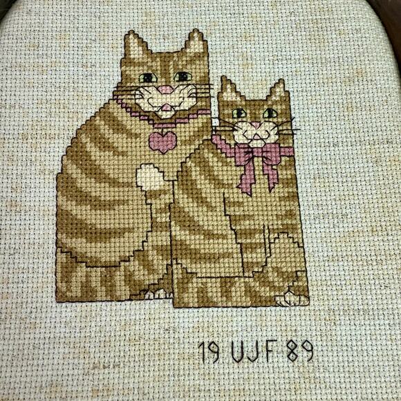 VTG Handmade Cross Stitch Padded Cat Picture Kitten Wood Arch Frame Love - Picture 2 of 5